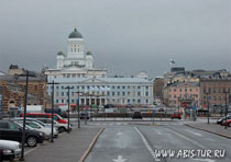 Здание Лютеранского Кафедрального собора в Хельсинки вид с набережной